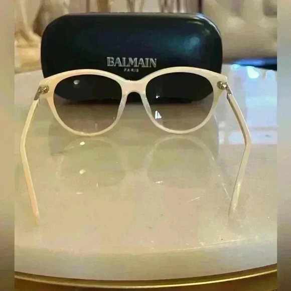 balmain bl200 cateye sunglasses in cream gold with case main image 8